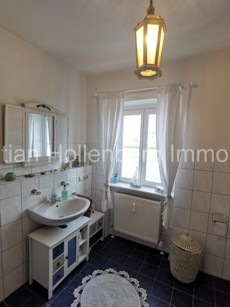 Äußerst gepflegtes 3-Familienhaus mit DG-Ausbaureserve