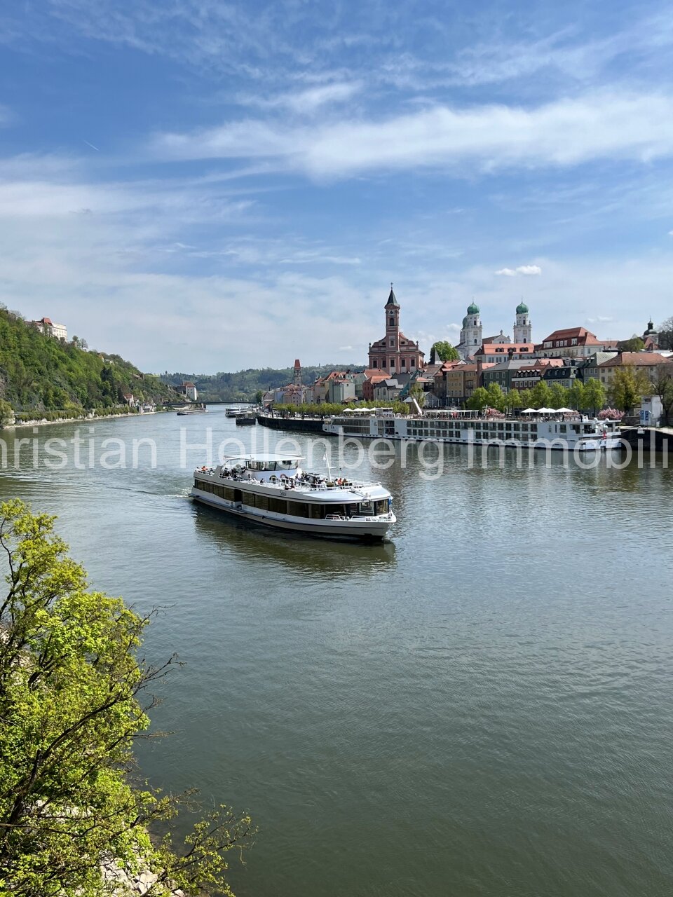 Äußerst gepflegtes 3-Familienhaus mit DG-Ausbaureserve