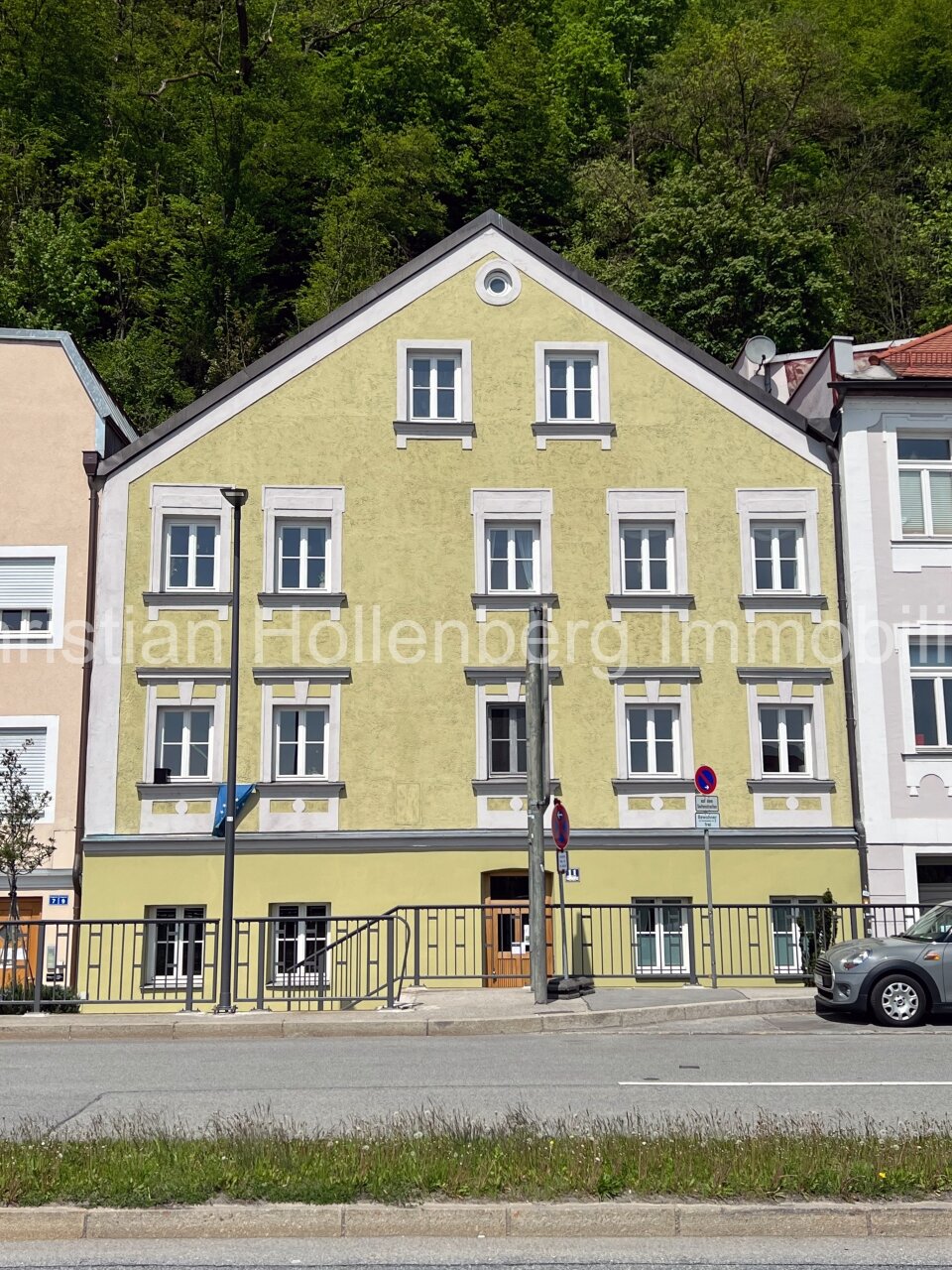 Äußerst gepflegtes 3-Familienhaus mit DG-Ausbaureserve