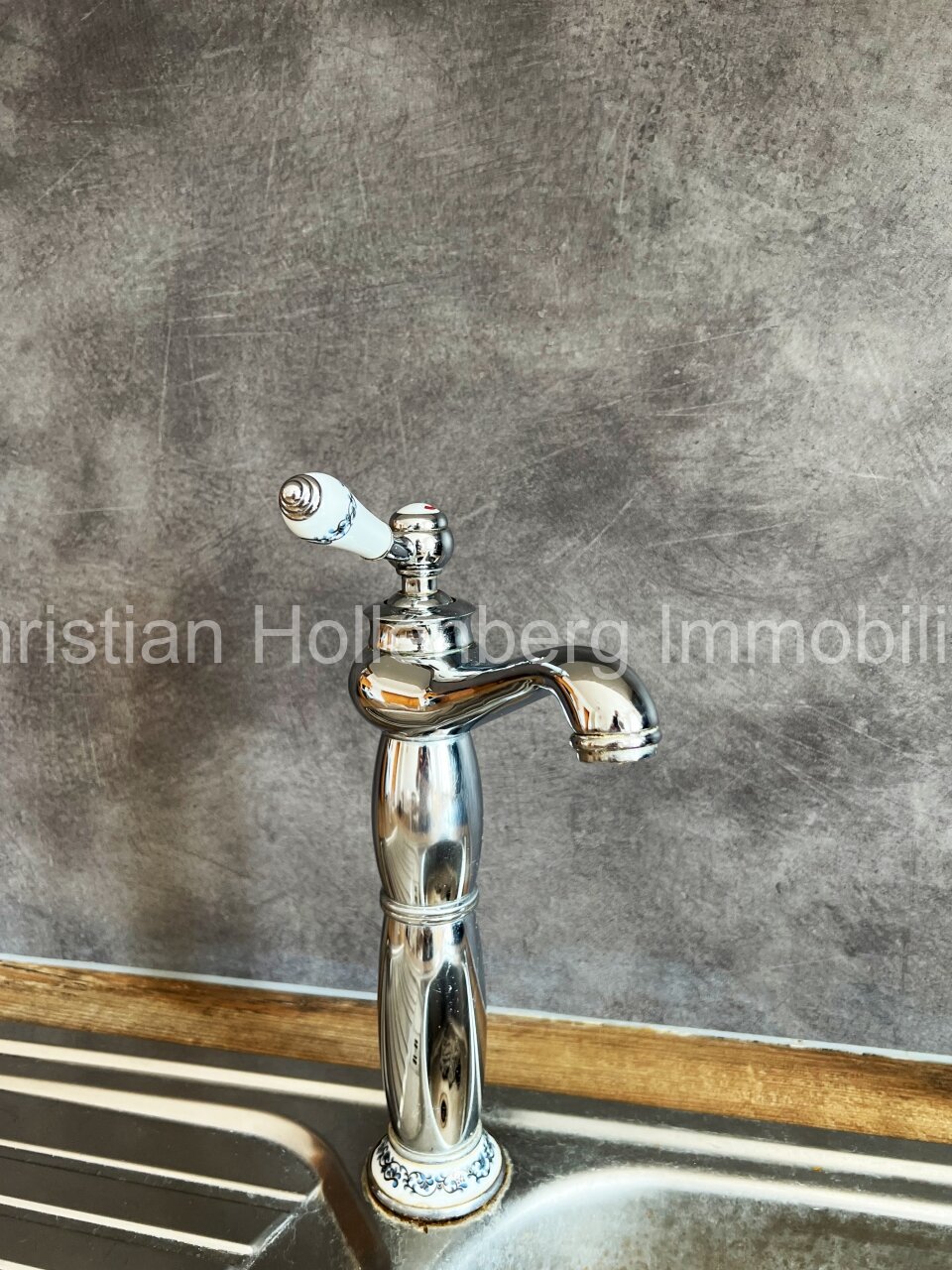 Äußerst gepflegtes 3-Familienhaus mit DG-Ausbaureserve