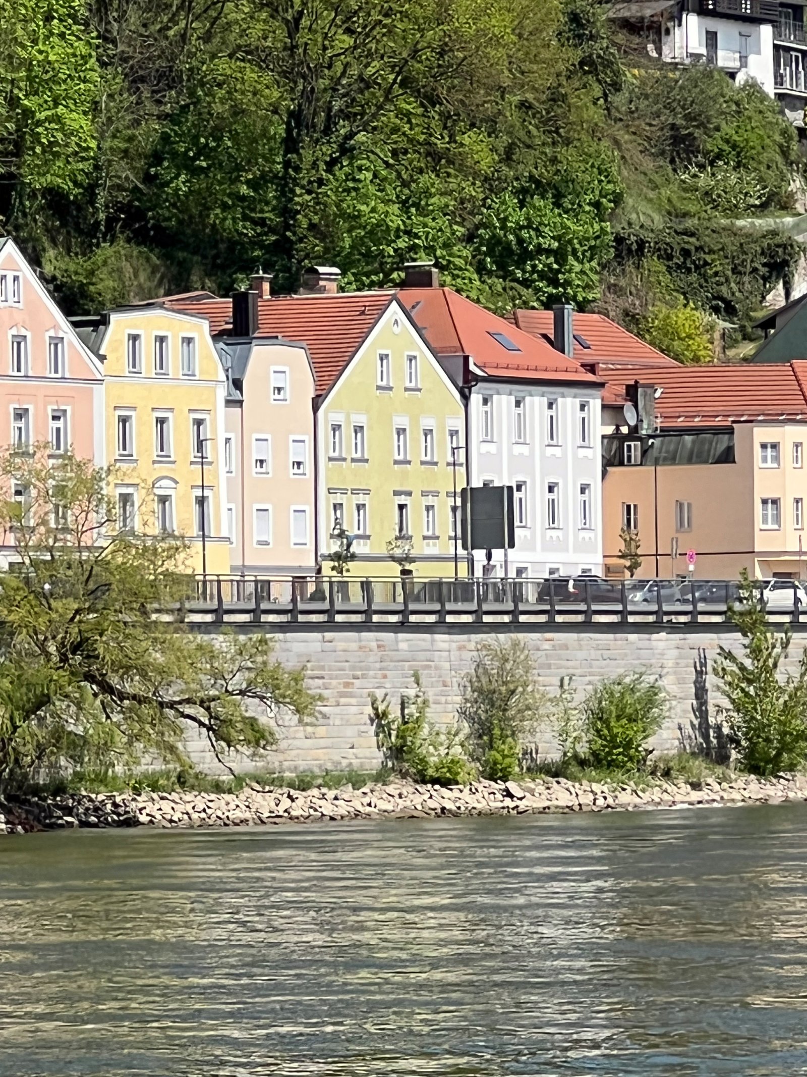 02 Donau Häuserreihe nah